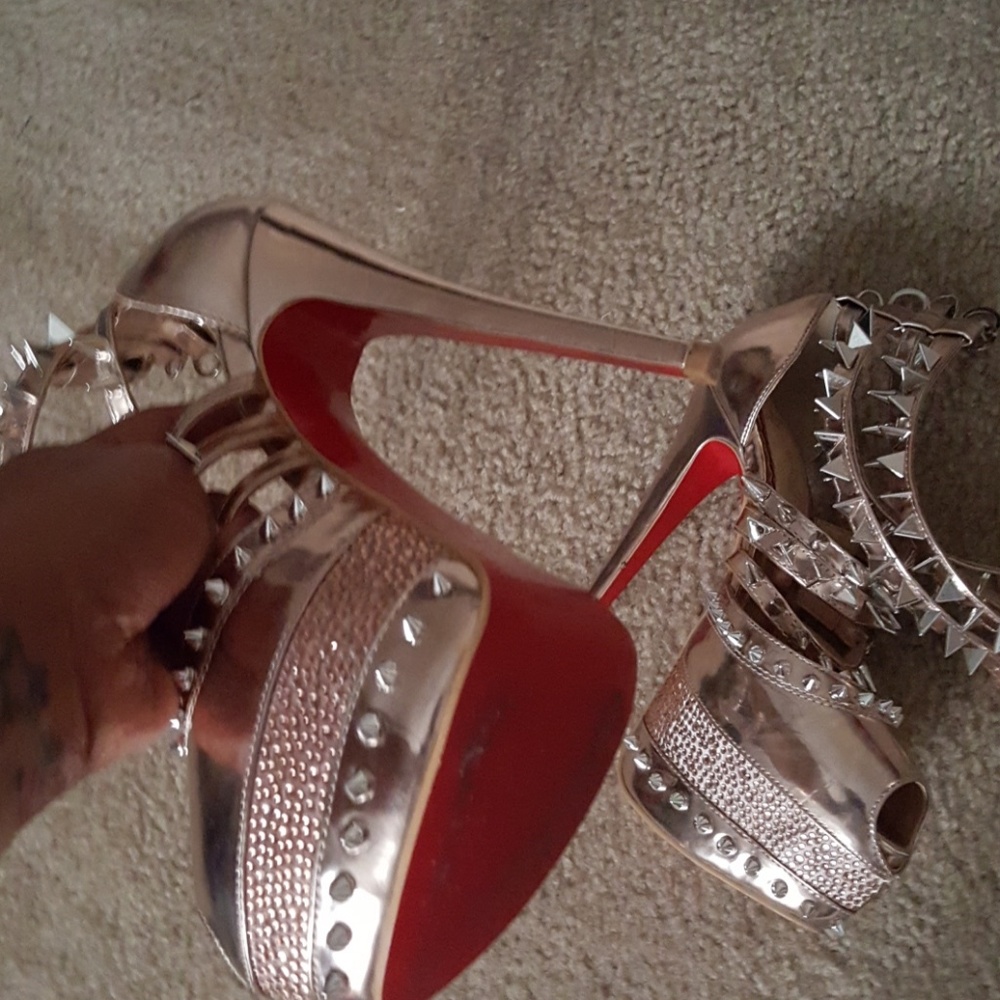 Red Bottoms - Picture 3 of 3